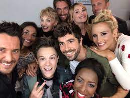 Enjoyphoenix est tombée en pleine prestation ! Epingle Sur Insolite