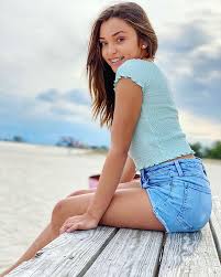 I found out about it late and was unable to get any good info on it or join, sadly. Presley Elise Presleyelise Instagram Photos And Videos Beautiful Little Girls Fashion Hotties