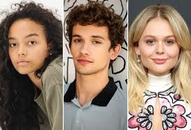 Gossip Girl Reboot Sabrina Pll Alums Among 5 Cast In Hbo Max Series In 2020 Gossip Girl Reboot Gossip Girl Hbo