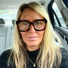 Looking for a lei making class