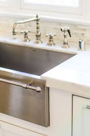 Thinking of farmhouse kitchen sink ideas, and overall farmhouse kitchen décor, this post will certainly have you planning there are many ideas around farmhouse kitchen sink ideas you can put into practice. Evars Anderson Design Kitchen Sink Remodel Kohler Farmhouse Sink Farmhouse Sink Kitchen