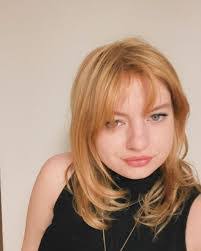 Stephanie Avila's Instagram, Twitter & Facebook