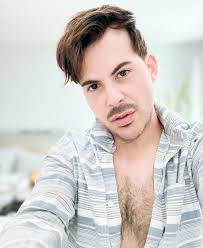 Robert Debenedetto's Instagram, Twitter & Facebook