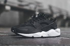 Black And White Huaraches Womens Nike Wmns Air Huarache Black White Eu Kicks Sneaker Magazine Black Huarache Nike Air Huarache Black Trendy Womens Sneakers