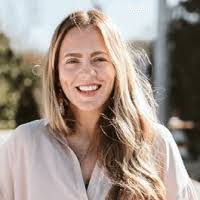 Jess Connolly's Instagram, Twitter & Facebook