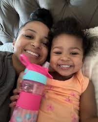 Lashonda Henderson's Instagram, Twitter & Facebook