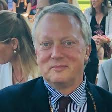 👤Đã bình luận trên trang cá nhân của bạn: “Này tôi nghĩ bạn đẹp trai ❤️.  Bạn đến từ đâu? ”