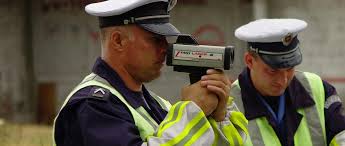 На момент выхода республики из состава сфрю количество сербов еще в июле 1995 года они заняли прилегающие к рск города грахово и гламоча, отрезав книн от республики сербской. Novosti Stranica 5 Ird Engineering