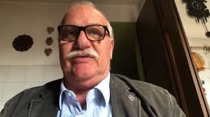 Sono pazza di te che tesoro che sei quando mi guardi quando penso con gli stessi occhi tu mi lascerai che paura che hai. Hd Antonello Venditti Che Tesoro Che Sei
