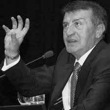 irinci vazifen, Türk istiklâlini, Türk cumhuriyetini, ilelebet, muhafaza ve  müdafaa etmektir. Mevcudiyetinin ve istikbalinin