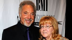 How long were tom jones and melinda trenchard married? Tom Jones Opens Up About Grieving For Wife Of 59 Years