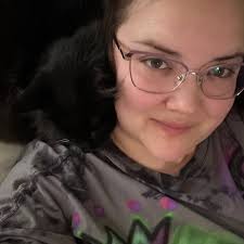 lol she's local to my hometown and i promise it's not worth it 💗 there's a  reason her clients are mostly out of town since she went viral and not local