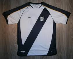 They currently play in the série b, the second tier of brazilian football, as well as in the campeonato. Ponte Preta Home Football Shirt 2003 2004