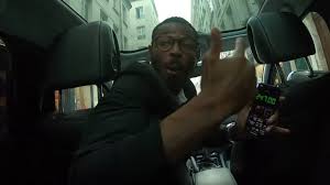 Mais en réalité, les escrocs ont mis en place des scénarios bien ficelés pour cette arnaque est devenue courante. 247 Euros Pour Un Roissy Paris Filmee L Arnaque D Un Taxi Clandestin Devient Virale Video Rt En Francais
