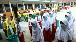 Kepala sekolah memberikan surat tugas kepada guru untuk melakukan kegiatan pembelajaran di rumah sesuai dengan kelas atau mata pelajaran baca juga: Panduan Cara Belajar Saat Tahun Ajaran Baru Dibuka 13 Juli 2020 104 Kabupaten Bisa Buka Sekolah Tribun Kaltim