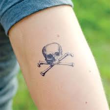 O intuito desta pagina e compartilhar e expandir meu aprendizado como tatuador skull tattoo traditional. 145 Cool Skull Tattoos Not Only For Boys