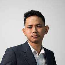 Daniel Roscher's Instagram, Twitter & Facebook