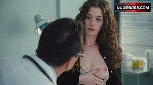 Anne Hathaway Bare One Tit 