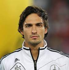Hummels and muller are both resting knee injuries, while gundogan took a blow to the calf. Mats Hummels Simple English Wikipedia The Free Encyclopedia