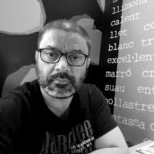 Trebuie să fii cu mințile foarte pierdute ca să iubești un scriitor