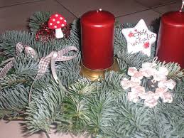 Schaue dir unsere ideen an und bastele sie nach oder schaffe daraus deine eigenen originellen. Adventsgestecke Selber Machen Ein Schoner Nachmittag Land Und Kind De