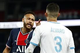 Alvaro gonzalez picked up a slight injury and was taken off for walter gargano just before a #abel hernandez #alvaro gonzalez #alvaro pereira #arevalo rios #belo horizonte #brazil. Psg S Neymar Claims He Was Racially Abused By Marseille S Alvaro Gonzalez Daily Sabah