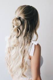 It's a super duper easy hair tutorial, but hopefully it gives you some great inspo! Pin By Trinity On Hair Medium Hair Styles Festival Hair Medium Length Hair Styles