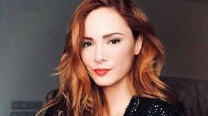 Mine Tugay'dan bir saate 100 bin beğeni alan paylaşım!