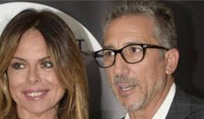 I due ragazzi sono ormai cresciuti ed hanno preso ognuno la propria strada, andandosi di fatto a distanziare dalla vita di loro madre. Lucio Presta Marito Paola Perego Chi E Prima Moglie Morta Figli