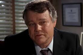 Anthony Hopkins leva seu segundo Oscar como melhor ator, mas não comparece  à cerimônia