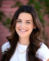 Linda Easley's Instagram, Twitter & Facebook