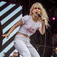 'flowers for vases/descansos' rakes back the debris and leaves hayley williams exposed. Hayley Williams Releases Album Flowers For Vases Descansos