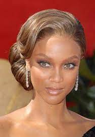 Tyra Banks Chic Chignon Red Carpet Hair Style Black Hair Styles Hairstyle Vintage Hairstyles Easy Hairstyles For Long Hair Ballroom Hair