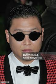 Rita Orr attends the Costume Institute Gala for the "PUNK: Chaos to... News  Photo