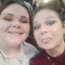 Sandy Ware's Instagram, Twitter & Facebook