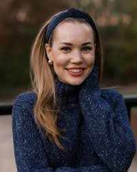 ✨ Hey everyone, it's time for a reintroduction! ✨ I'm Rachel Leyva 👋 and  I've been with Hydrafacial for 5 incredible years. As the Capital Sales  Manager for Tennessee and Alabama, I'm