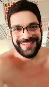 Oi bom diaaaaa e vc sem camisa aí meu coração não aguenta vc com tanta  beleza ok meu amor 💋