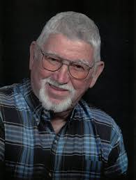 Kelly Holsapple's Instagram, Twitter & Facebook