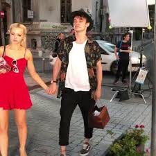 In statements posted to both twitter and instagram, the. Dove Cameron Thomas Doherty On Highstrungmovie S Instagram Thomasadoherty And Dovecameron Sneaky Scene St Dove Cameron Dove Cameron Style Dove And Thomas