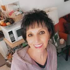 Donna Scarbro's Instagram, Twitter & Facebook