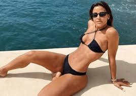 Carolina patrocinio biography, ethnicity, religion, interesting facts, favorites, family, updates, childhood facts, information and more Carolina Patrocinio Arrasa De Biquini Flashes Flash