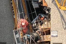 The crane toppled over at the bernard block development on bernard avenue and st paul st, around. 3fdhkpnrgyimmm