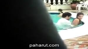 Sexo En Público En Una Piscina - Viral Pinay Palaiyot - EPORNER