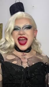 Wendy Wise's Instagram, Twitter & Facebook