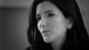 La talentosa diseñadora Isabel Henao invitada a crear la línea formal de  Arkitect se caracteriza por la sastrería Italiana, volúmenes sutiles que  marcan la cintura y estampados románticos. No te ...