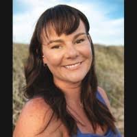 Carissa Turner's Instagram, Twitter & Facebook