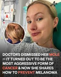 Paula Portillo's Instagram, Twitter & Facebook