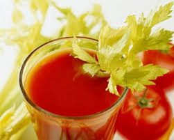 Halo dok , saya mau cukupi vitamin harian saya dengan minum jus tomat setiap hari,,, apakah jus tomat ada efek samping nya jika diminum setiap hari. Kenali Jus Yang Anda Minum