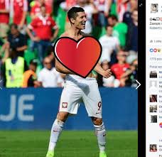 Robert lewandowski from poland celebrates after the uefa euro 2016 qualifying match between poland and republic of ireland at national stadium on october 11, 2015 in warsaw, poland. Euro 2016 Robert Lewandowski Na Pocieszenie Po Odpadnieciu Polski Z Me 2016 Eska Pl