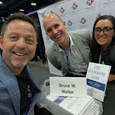 What a special day speaking and signing books at @hrsouthwest Conference!  Beyond grateful to meet all of these amazing people leaders! #HRSWC